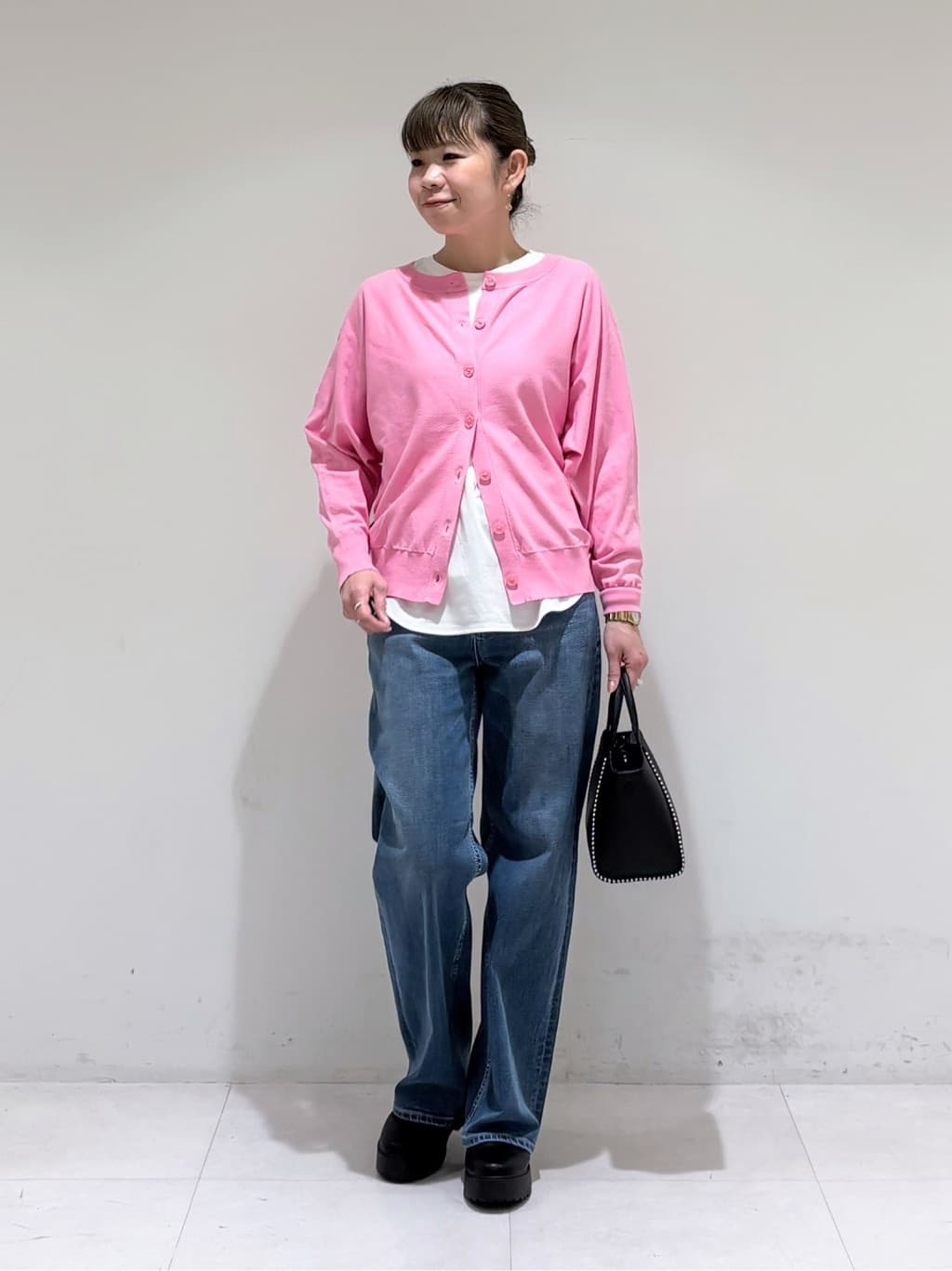 tsuyuさんの「INDIVI｜【撥水／軽量】ミニマル スタンドカラーコート」を使ったコーディネート