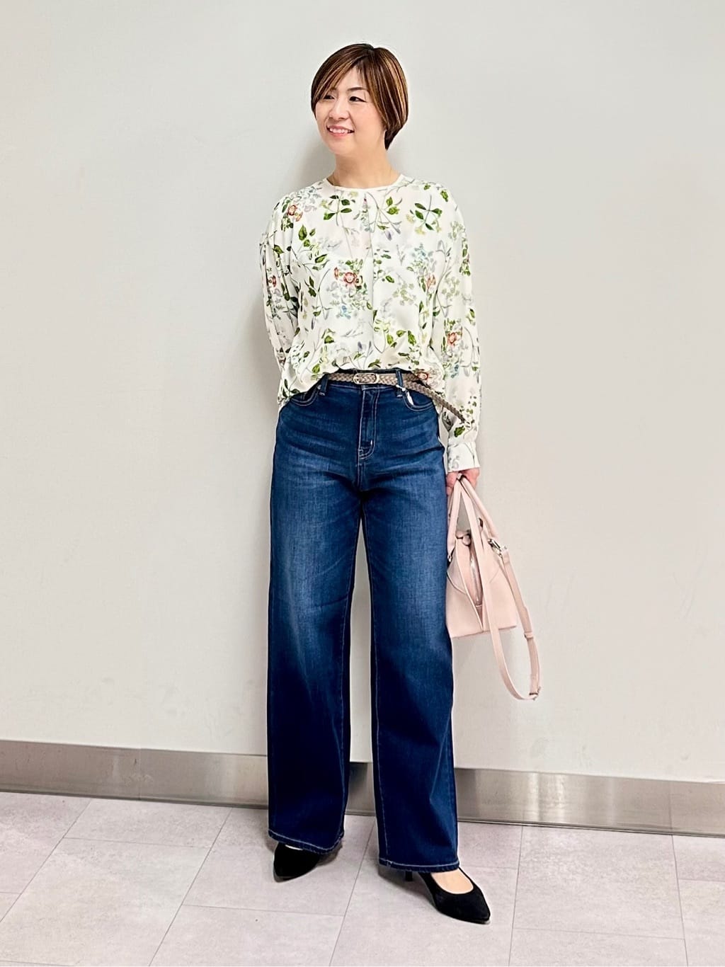 みなこさんの「UNTITLED｜【花柄/洗える】ボタニカルブラウス」を使ったコーディネート