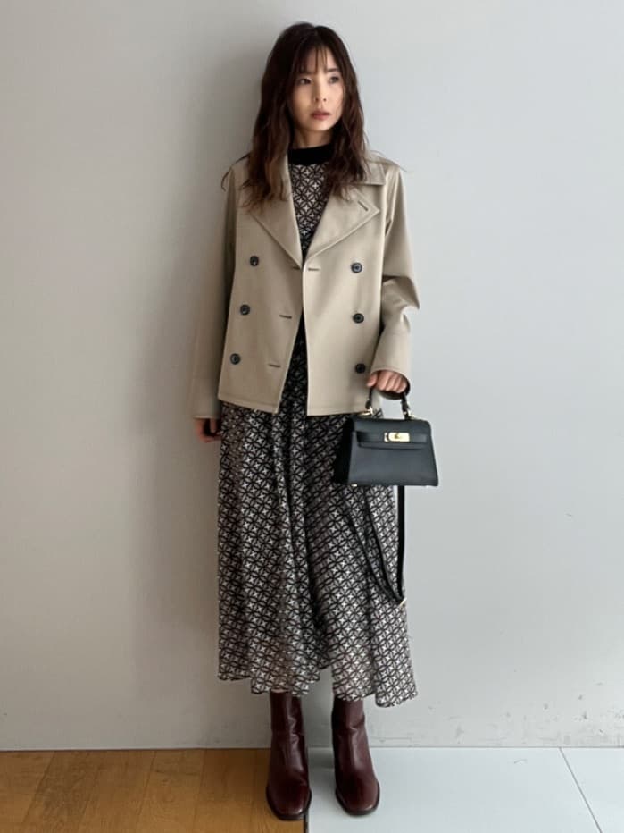 misaさんの「DRESSTERIOR｜【ウォッシャブル/撥水素材】Aラインショートトレンチジャケット」を使ったコーディネート