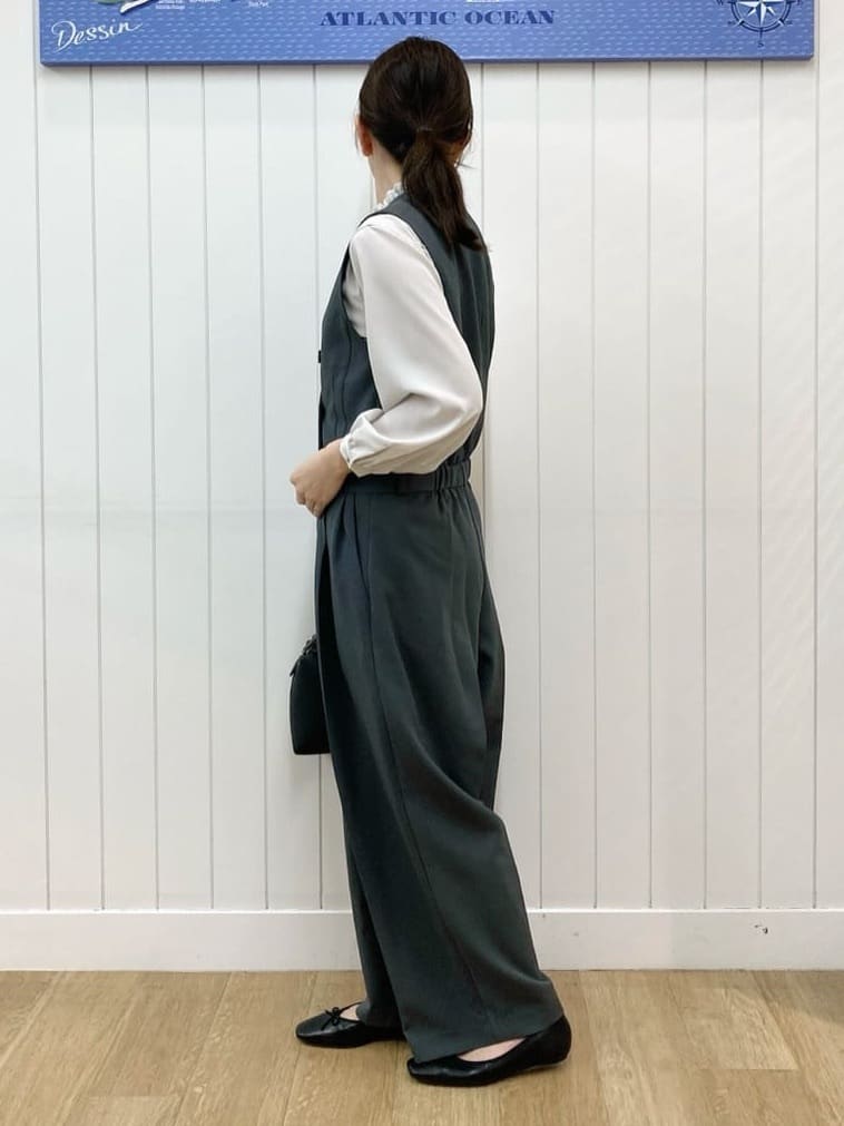 yoshiさんの「Dessin｜【洗える】セットアップ風ジレオールインワン」を使ったコーディネート