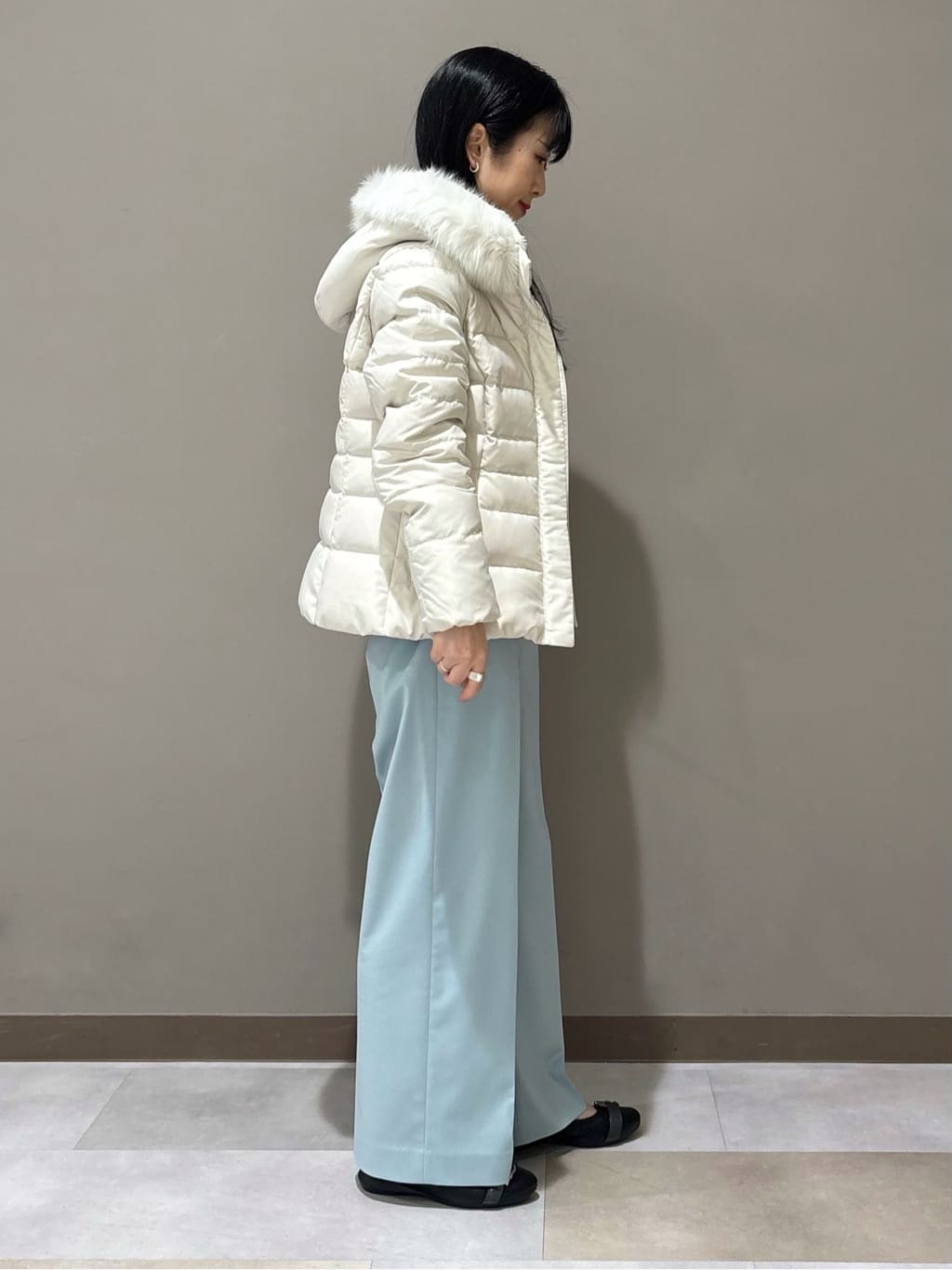 KEIKOさんの「INDIVI｜【名品／撥水／抗菌防臭】ショート丈リサイクルダウンコート」を使ったコーディネート