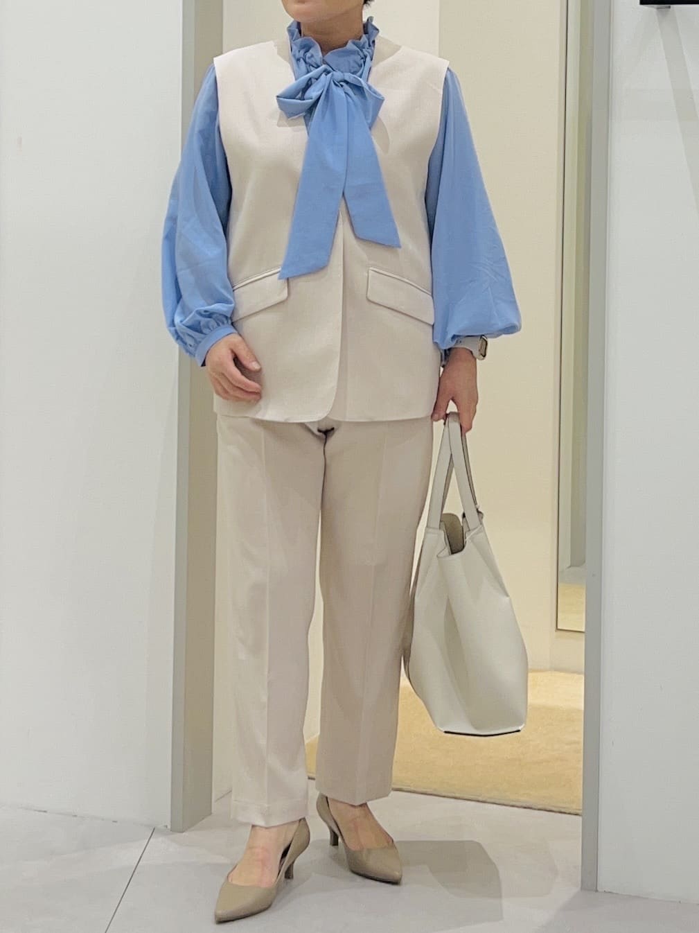 タナさんの「THE SHOP TK｜【通勤にもカジュアルにも】CAVIAN ジレ/セットアップ可」を使ったコーディネート