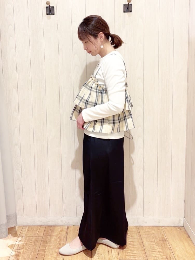 あいこさんの「SHOO･LA･RUE｜【2点セット】チェック柄フリルキャミビスチェ&times;テレコロンT」を使ったコーディネート