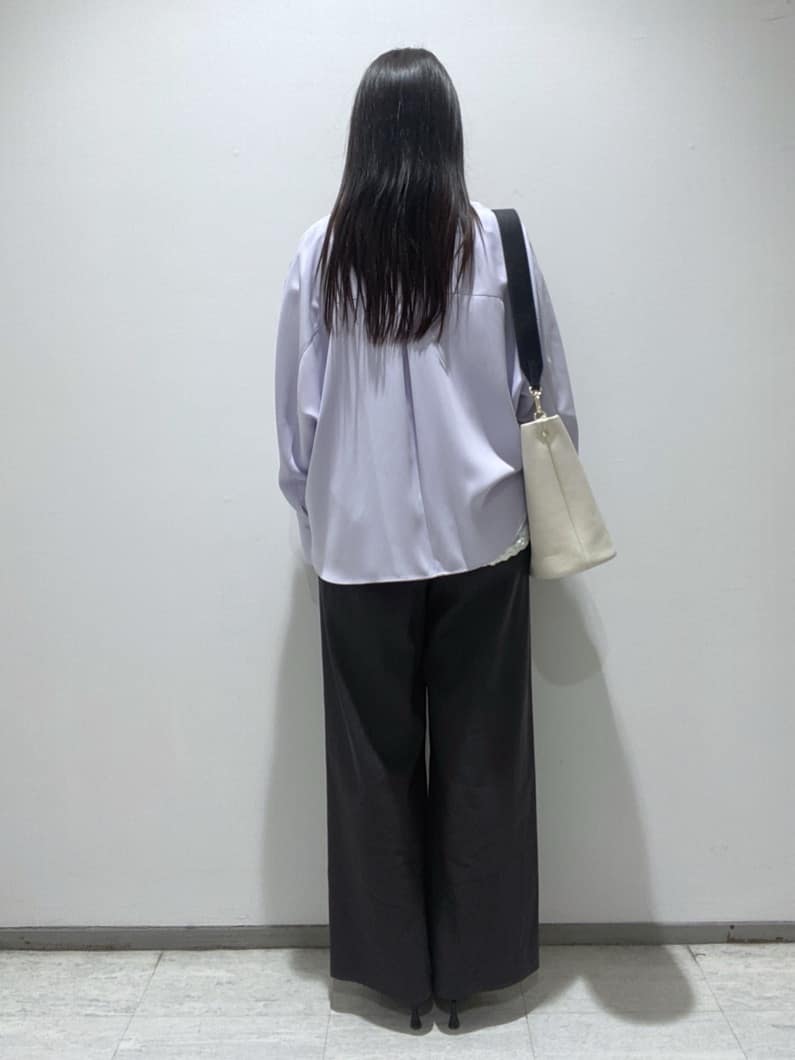 meiさんの「INDIVI｜【洗える／レイヤードにおすすめ】シャーリングレース ロングTシャツ」を使ったコーディネート