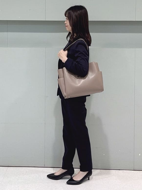 makiさんの「UNTITLED｜【透けにくい/ウエストイン見え】タックブラウス」を使ったコーディネート