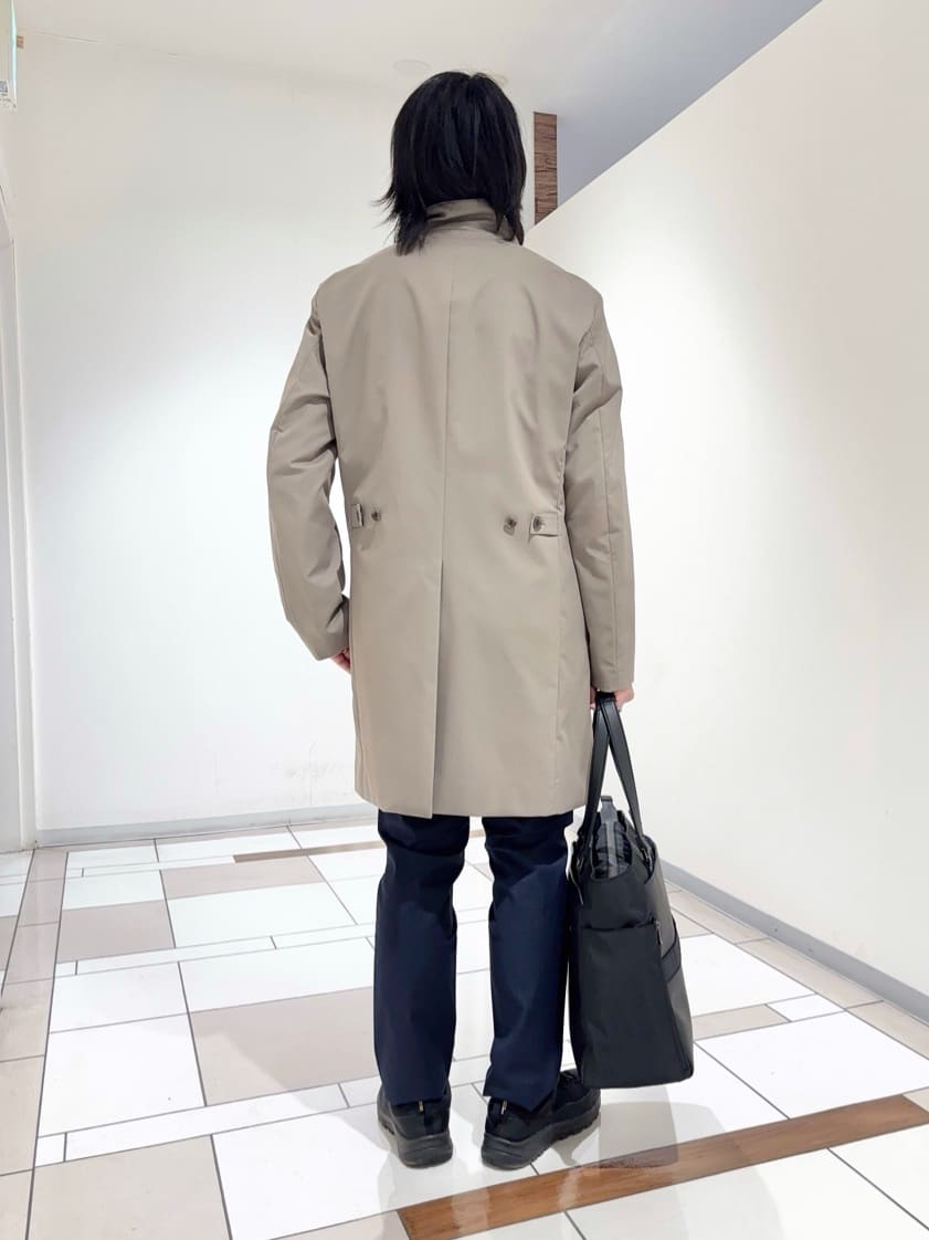 及川さんの「TAKEO KIKUCHI｜撥水ツイル スタンドカラー コート」を使ったコーディネート
