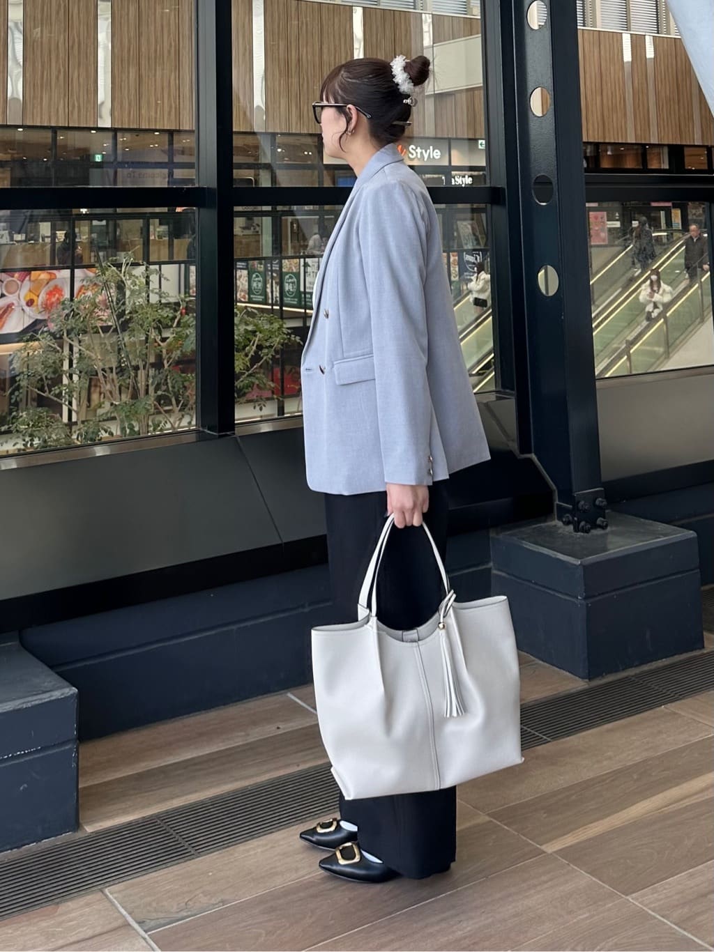 cottonさんの「THE SHOP TK｜【通勤にもデイリーにも】CAVIAN 金ボタンダブルブレストジャケット」を使ったコーディネート