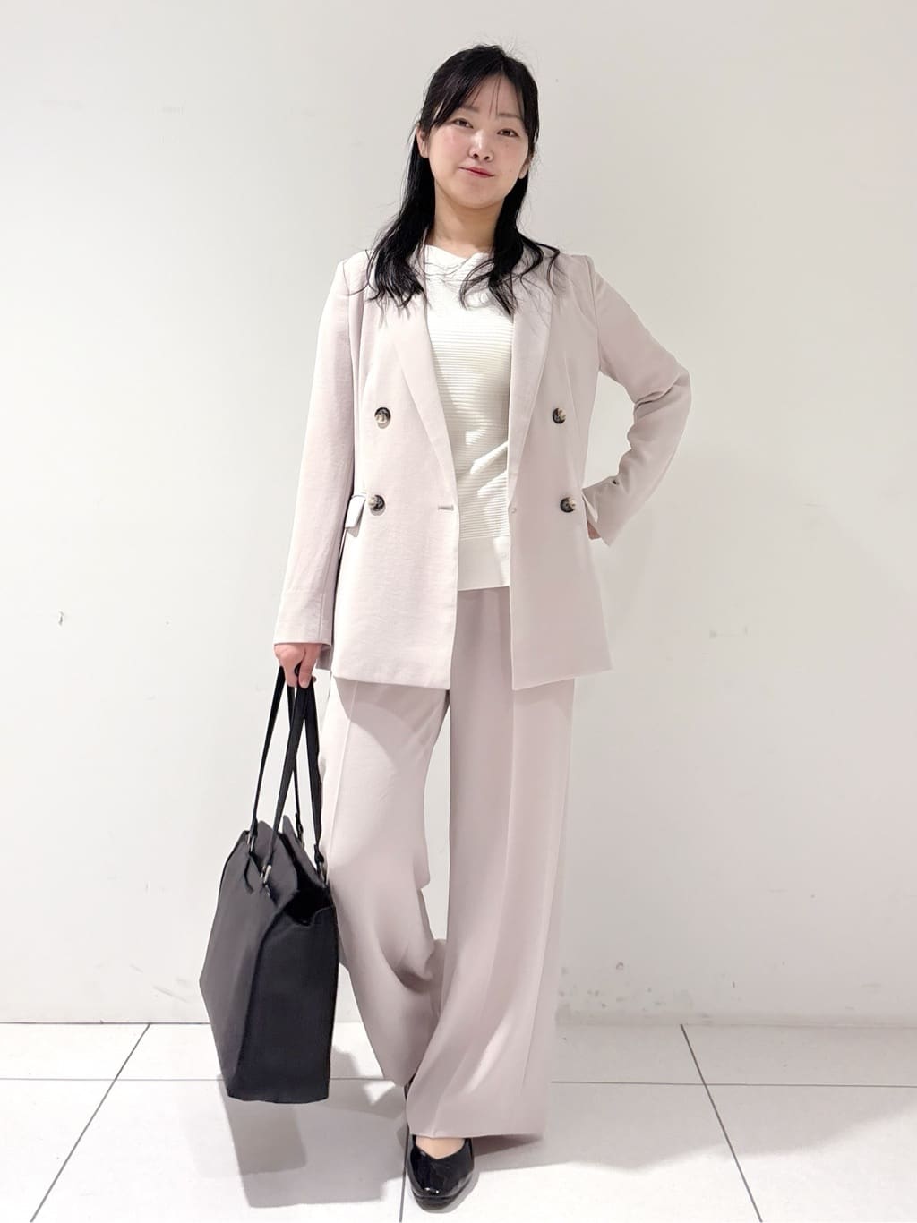 momokoさんの「INDIVI｜【洗える／多機能／SETUP可】着る日傘ダブルジャケット」を使ったコーディネート