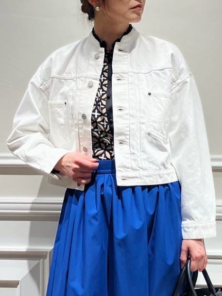 TSUKUIさんの「DRESSTERIOR｜【ウォッシャブル】バンドカラー ホワイトＧジャン」を使ったコーディネート