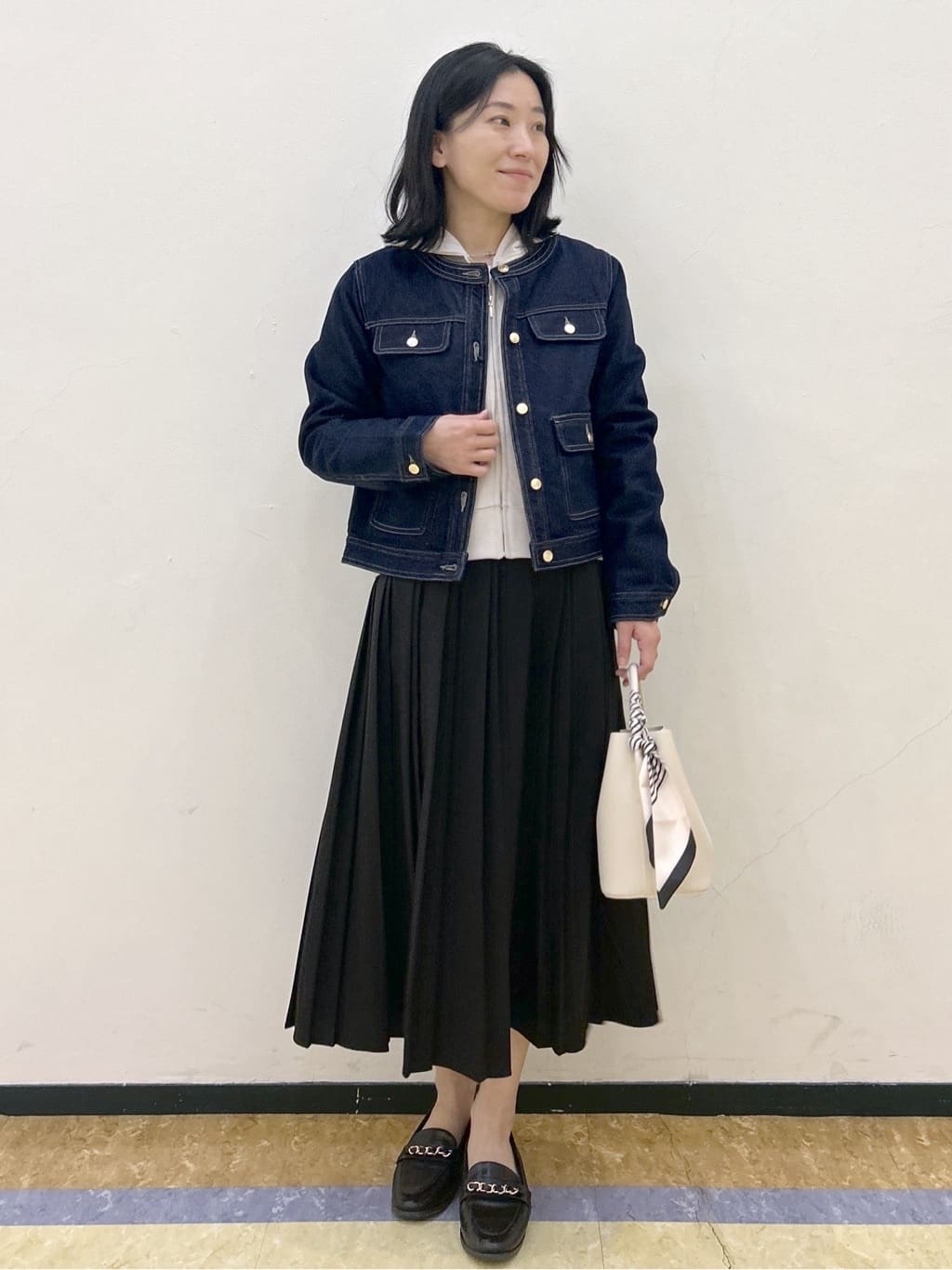 su.さんの「index｜ミニマルノーカラーデニムジャケット【洗濯機OK】」を使ったコーディネート