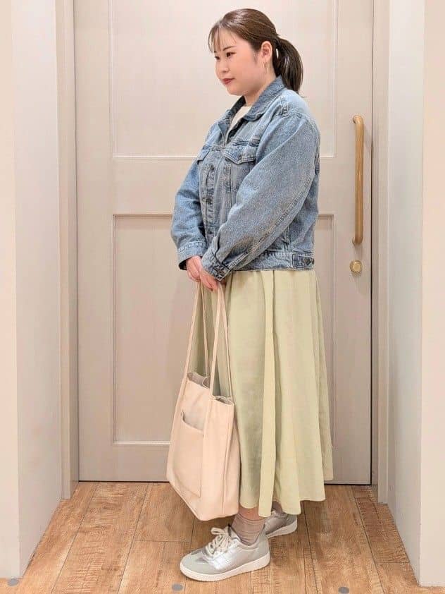 ななこさんの「SHOO･LA･RUE｜【SHOO・LA・RUE DENIM】羽織るだけでこなれる　オーバーサイズデニムジャケット」を使ったコーディネート