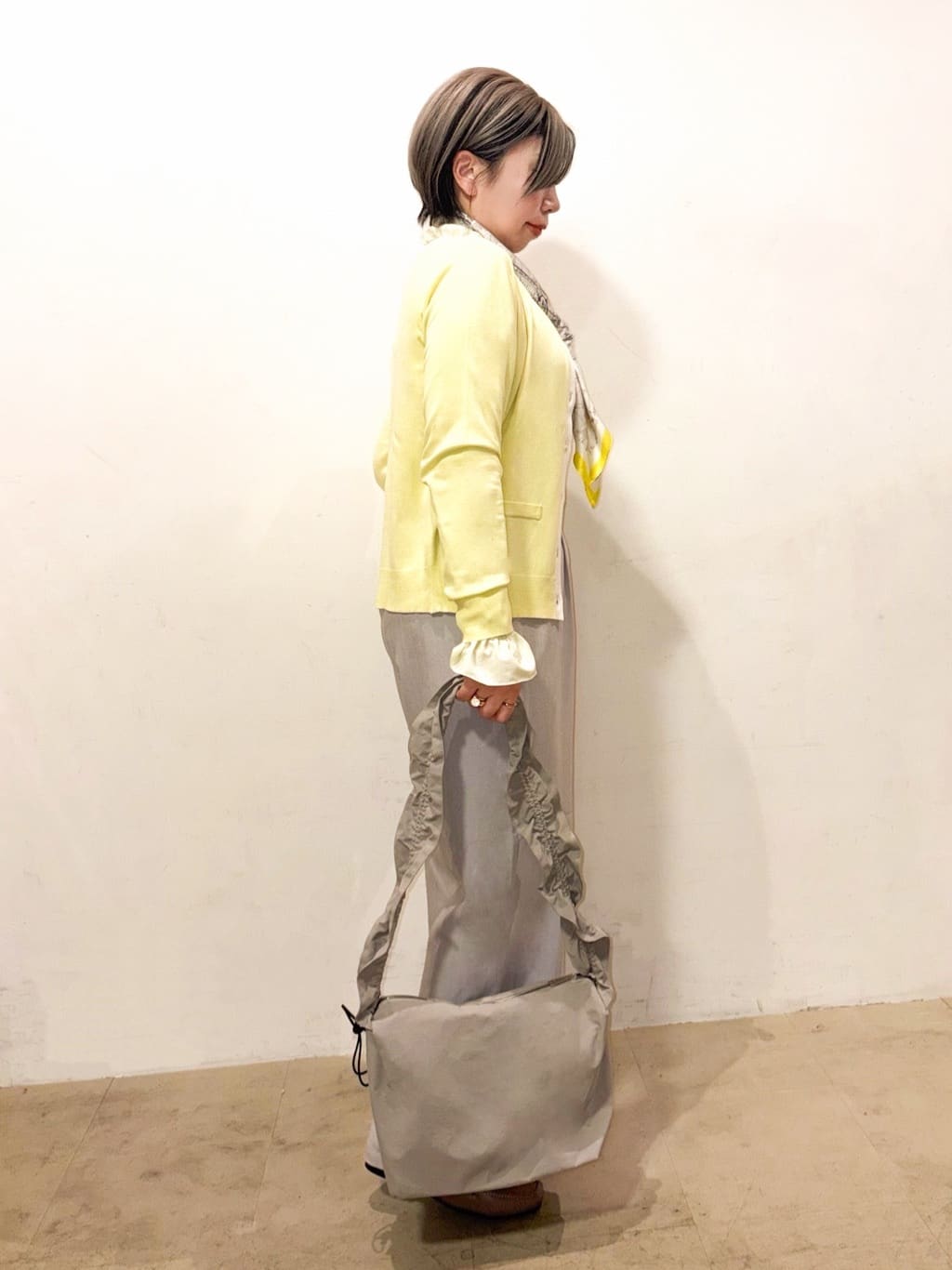 Ricoさんの「SHOO･LA･RUE｜【洗濯機可/S-LL/アンサンブル可】パールボタンが上品　華やぎ配色カーディガン」を使ったコーディネート