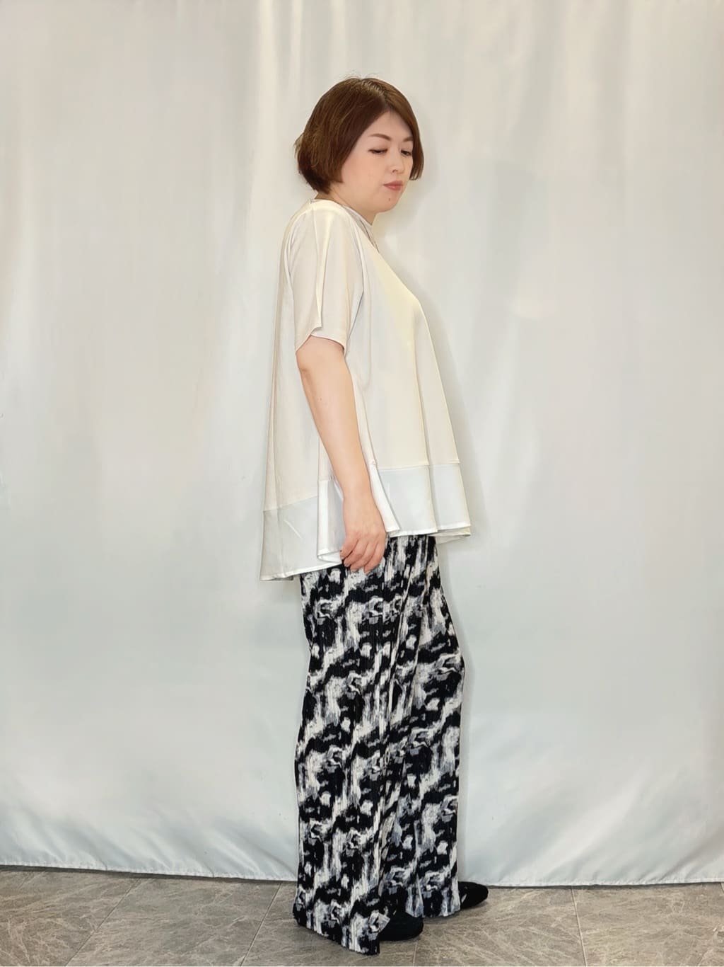 たみさんの「SHOO･LA･RUE｜【UV/抗菌防臭/洗濯機可】体型カバーも叶う 裾切り替えAライントップス」を使ったコーディネート