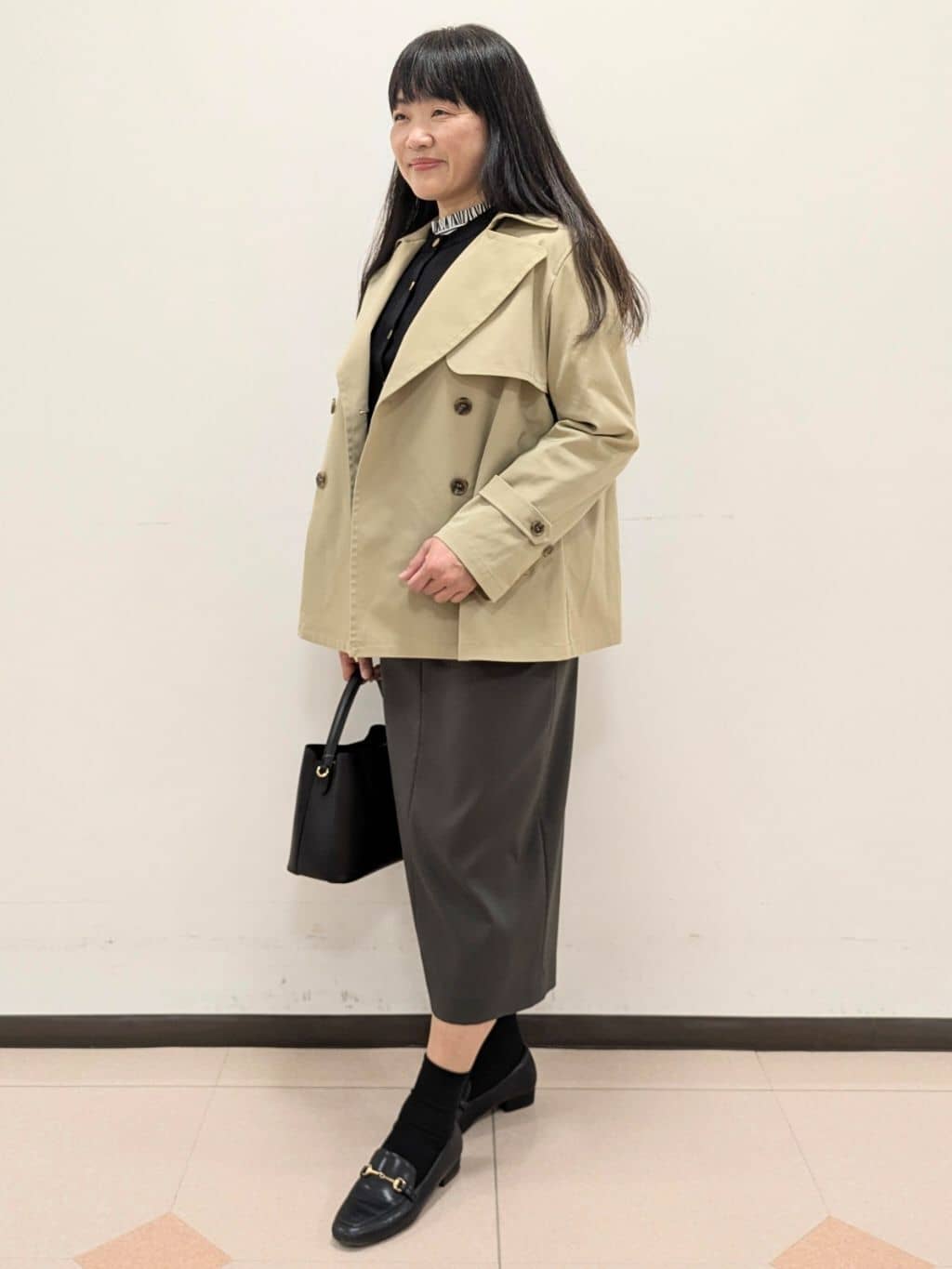 ともさんの「UNTITLED｜【定番人気/はっ水/洗える】タスランショートトレンチコート」を使ったコーディネート