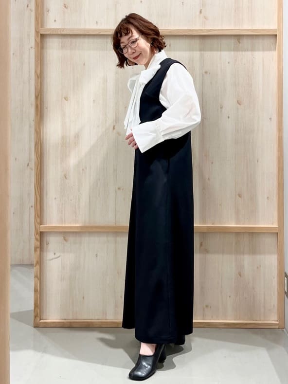 nakoさんの「THE SHOP TK｜【通勤スタイルに】タックボウタイブラウス」を使ったコーディネート