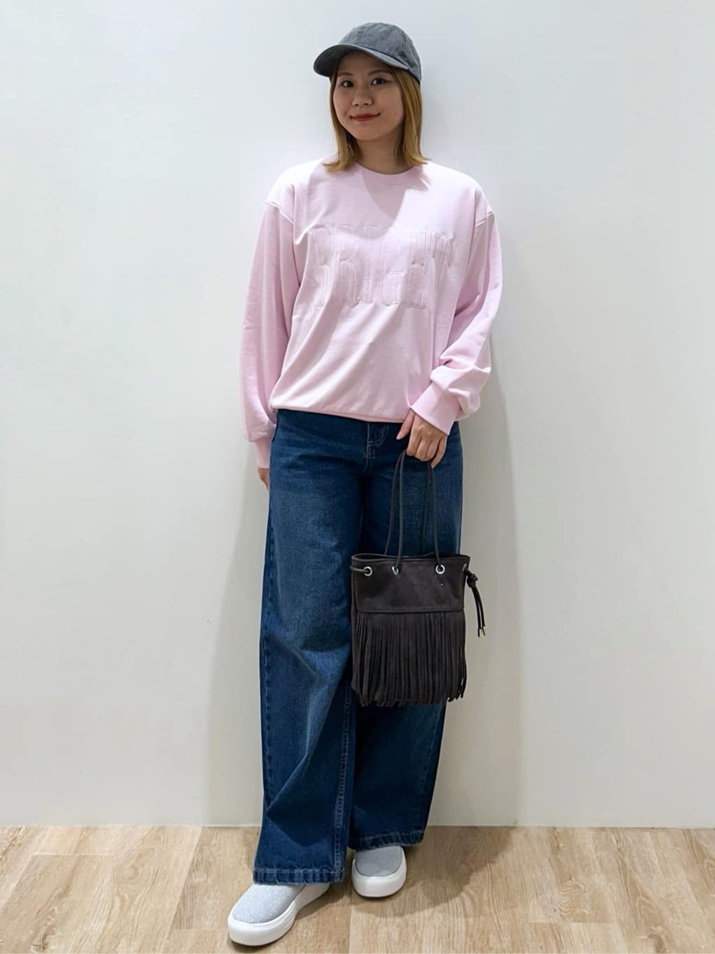 suzukaさんの「OPAQUE.CLIP｜ロゴ刺繍裏毛トップス【洗濯機OK】」を使ったコーディネート