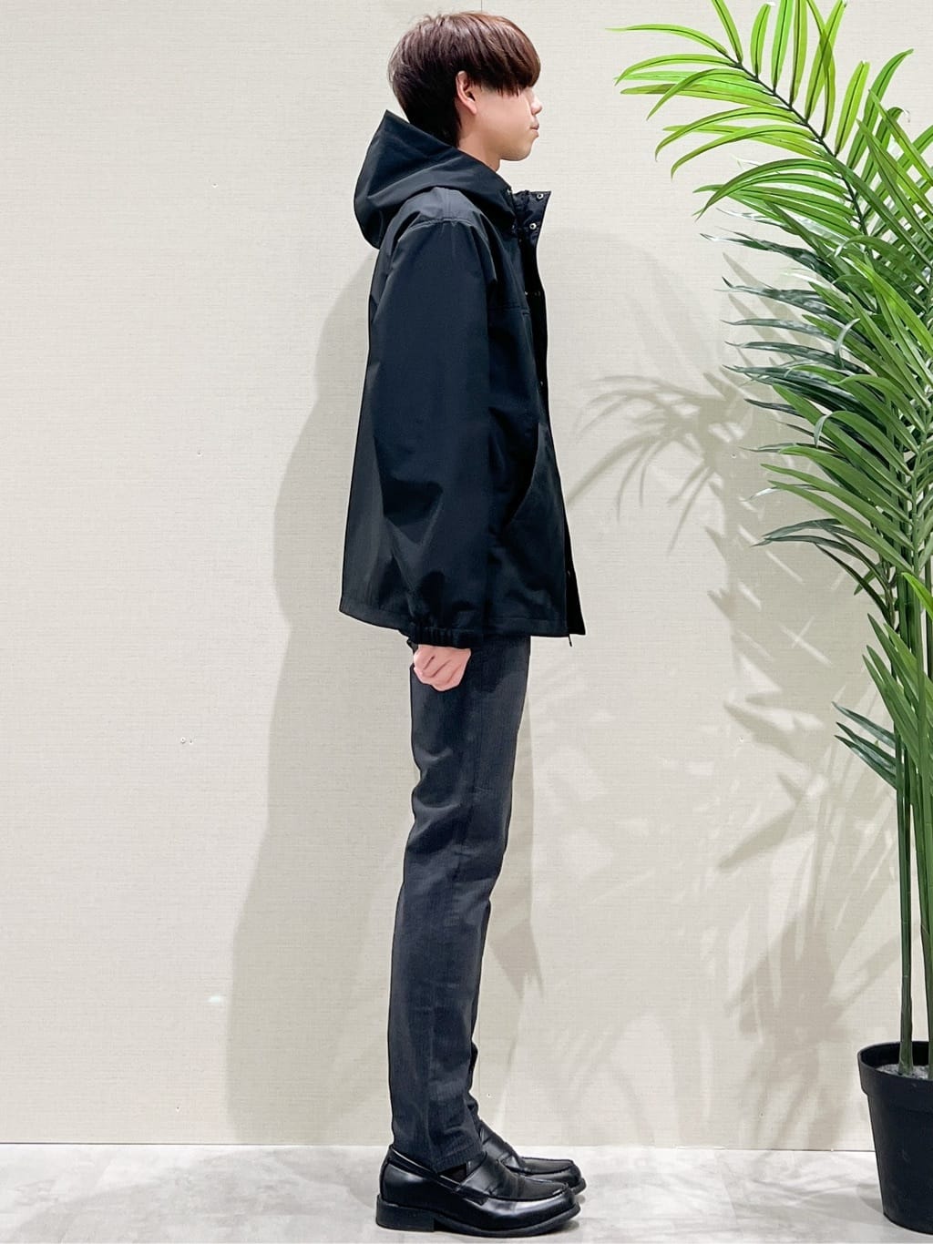 SHI-MAさんの「THE SHOP TK｜【季節の変わり目に最適】ナイロンマウンテンパーカ  防風/洗濯機OK」を使ったコーディネート