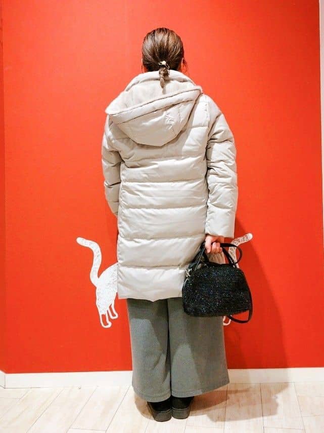 みぃーこさんの「SHOO･LA･RUE｜【洗濯機可/撥水】フェイクファーフード ロングダウン」を使ったコーディネート