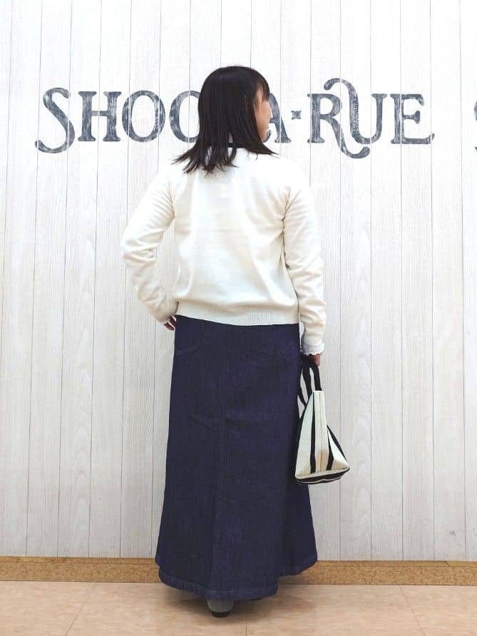 とろろさんの「SHOO･LA･RUE｜【SHOO・LA・RUE DENIM】シンプルだから使いやすい Aラインスカート」を使ったコーディネート
