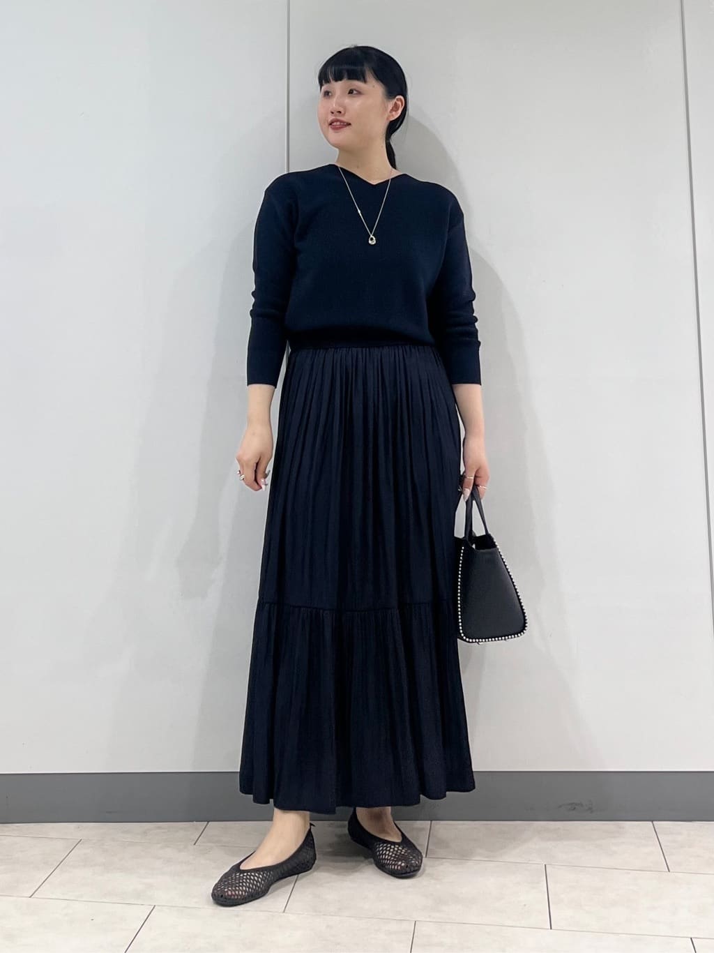 hasuさんの「INDIVI｜【花粉付着防止／撥水／UVケア】名品トレンチコート」を使ったコーディネート