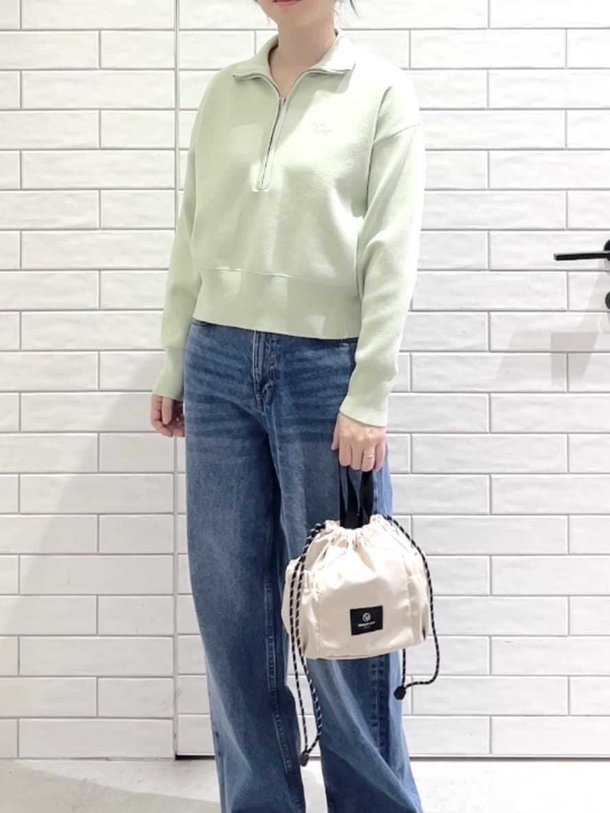 しおりさんの「OPAQUE.CLIP｜ハーフZIP刺繍ロゴニット【洗濯機OK】」を使ったコーディネート