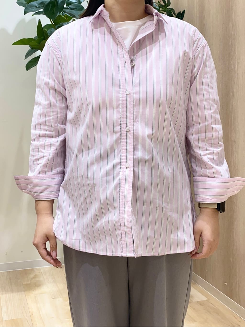 HANAさんの「grove｜羽織としても大活躍！驚きの伸びを備えたコットンナイロンストレッチシャツ」を使ったコーディネート