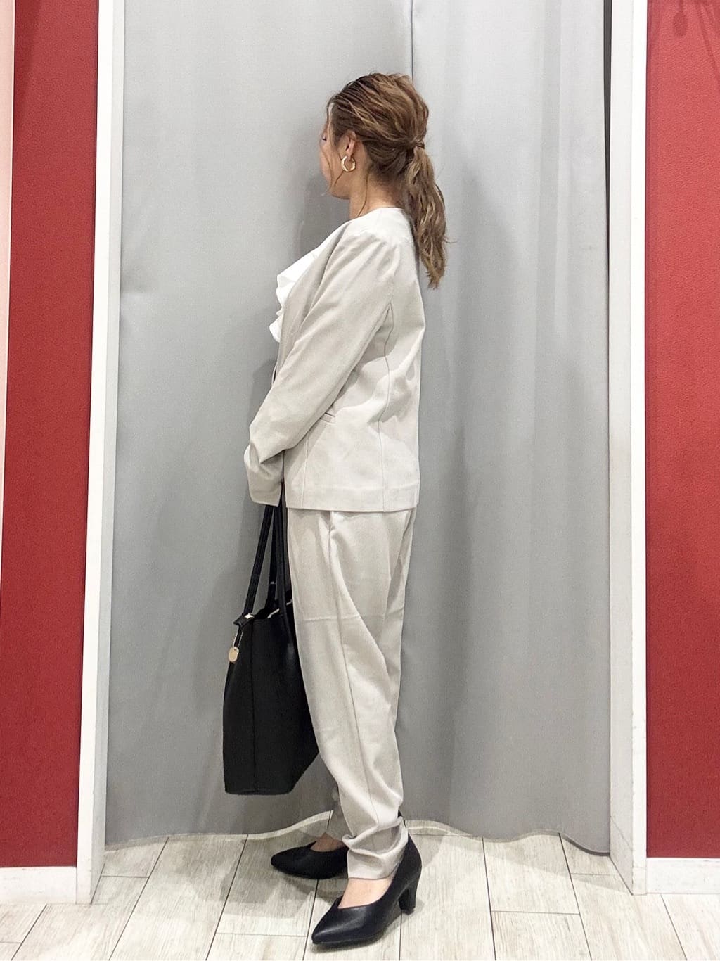 shioさんの「SHOO･LA･RUE｜【洗濯機可/UV/SS-3L】すっきり好印象 ノーカラージャケット」を使ったコーディネート