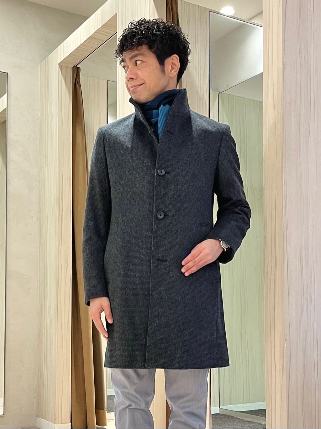 URAさんの「TAKEO KIKUCHI｜カシミヤブレンド ビーバー調ピンヘッドスタンドカラーコート」を使ったコーディネート