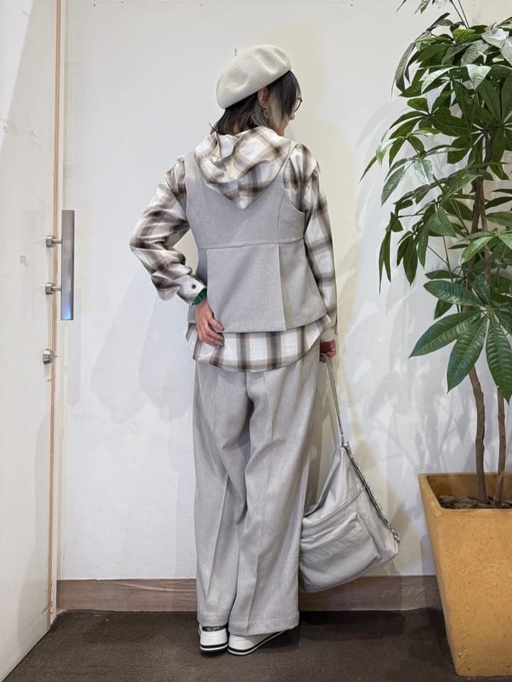 misakiさんの「SHOO･LA･RUE｜ヒールアップスニーカー」を使ったコーディネート