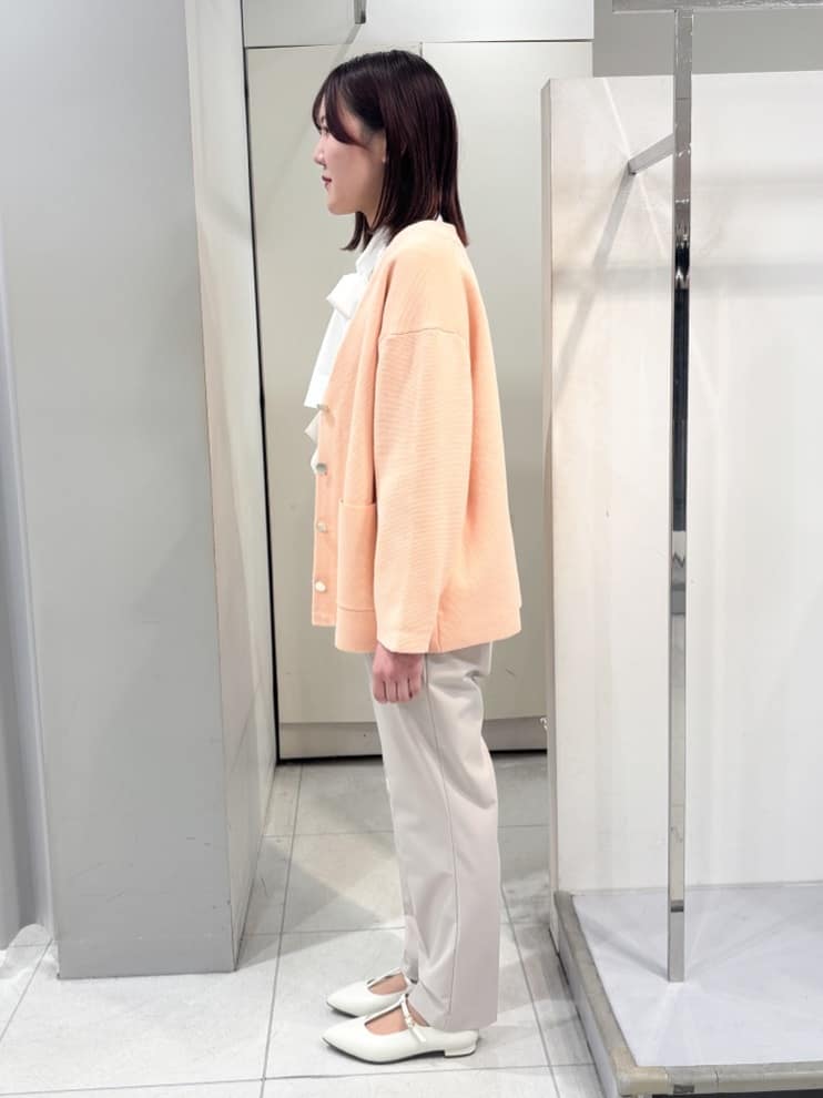 yuiさんの「Reflect｜【通勤／ボウタイ取り外し可】ボウタイ付きバンドカラーブラウス」を使ったコーディネート