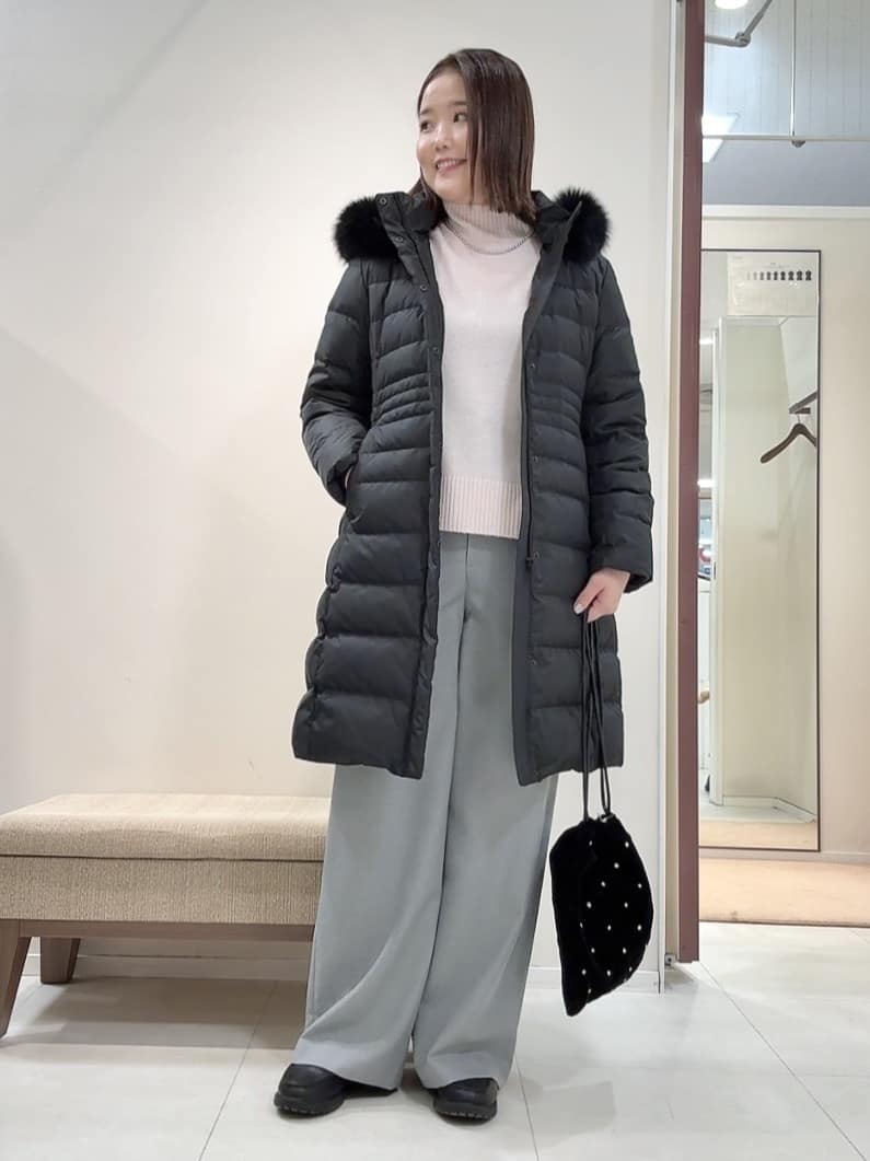 YUIさんの「UNTITLED｜【はっ水機能/フード取り外し可/防寒】ロングダウンコート」を使ったコーディネート