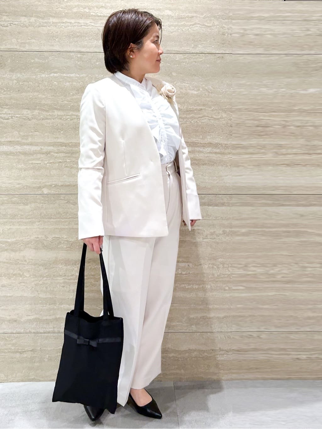 NAMIさんの「OPAQUE.CLIP｜《通勤／セットアップ対応》 Vネックジャケット／ダブルクロス【洗濯機OK】」を使ったコーディネート