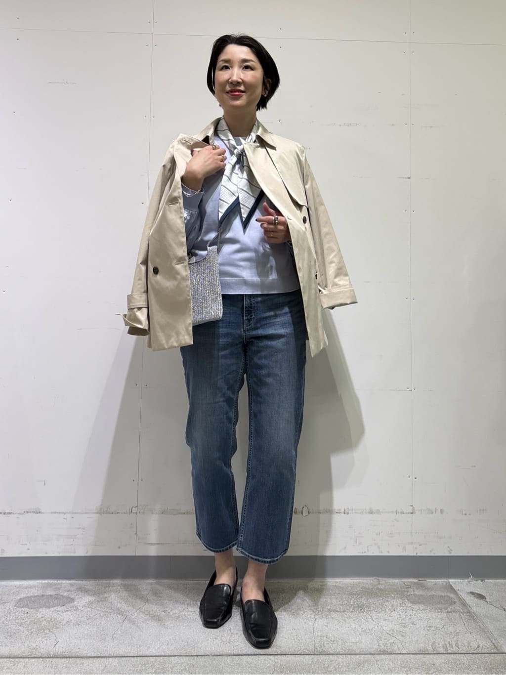yuriさんの「INDIVI｜【花粉付着防止／撥水／UVケア】名品トレンチコート」を使ったコーディネート