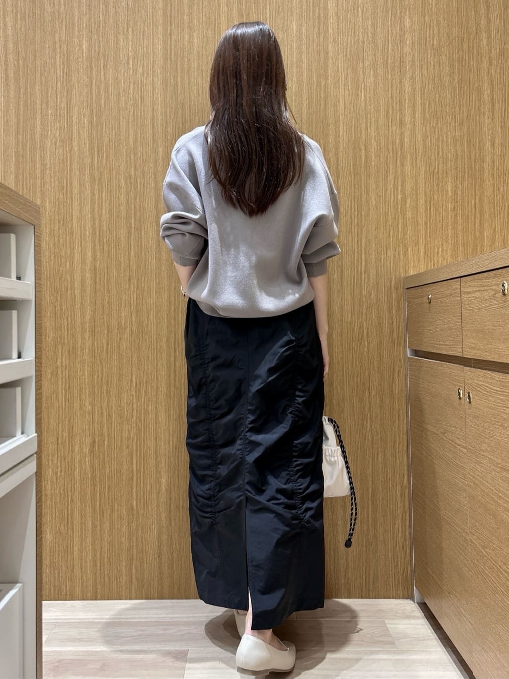 maiさんの「OPAQUE.CLIP｜キーネックデザインニット【洗濯機OK】」を使ったコーディネート