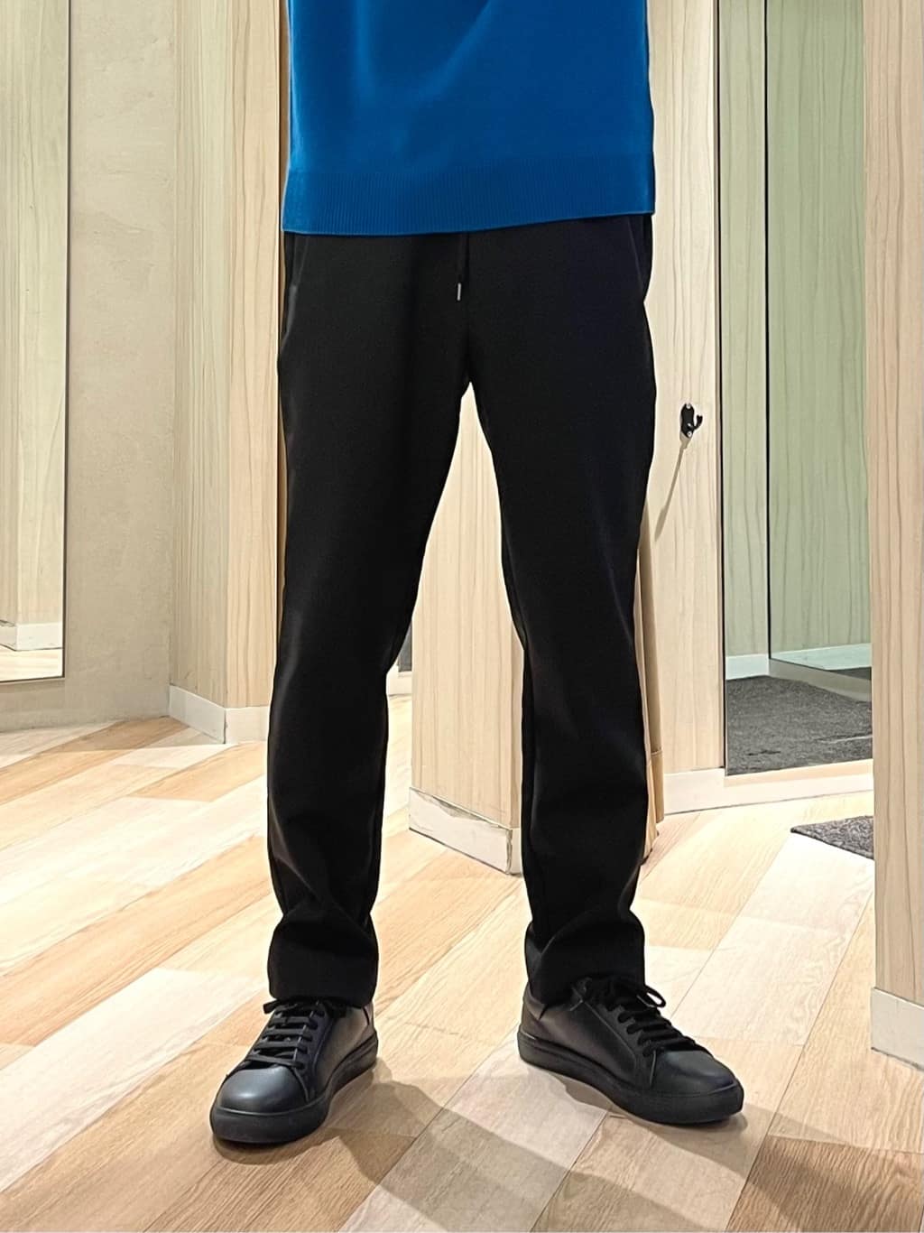 URAさんの「TAKEO KIKUCHI｜【Air Palette Knit】ワンポイント カラーニット プルオーバー」を使ったコーディネート