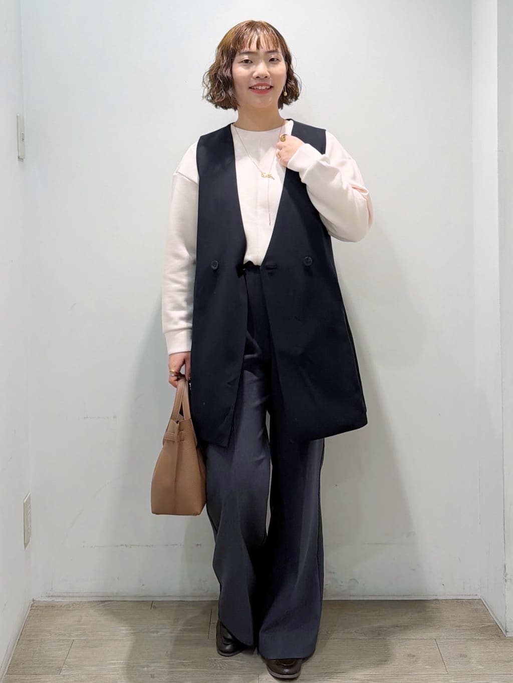 sumicaさんの「OPAQUE.CLIP｜リラクシーボリュームスリーブトップス【洗濯機OK】」を使ったコーディネート