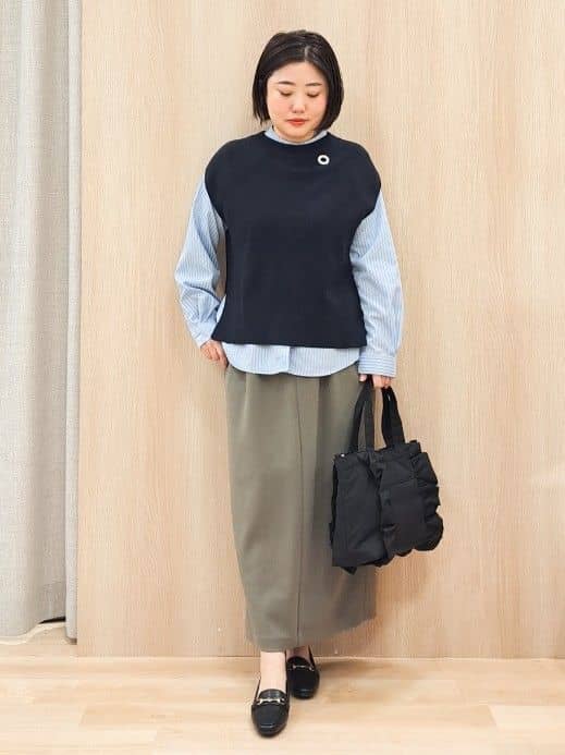 ふるさんの「grove｜【2点SET】一枚でコーデが決まる！ニットベスト&times;シャツSET」を使ったコーディネート