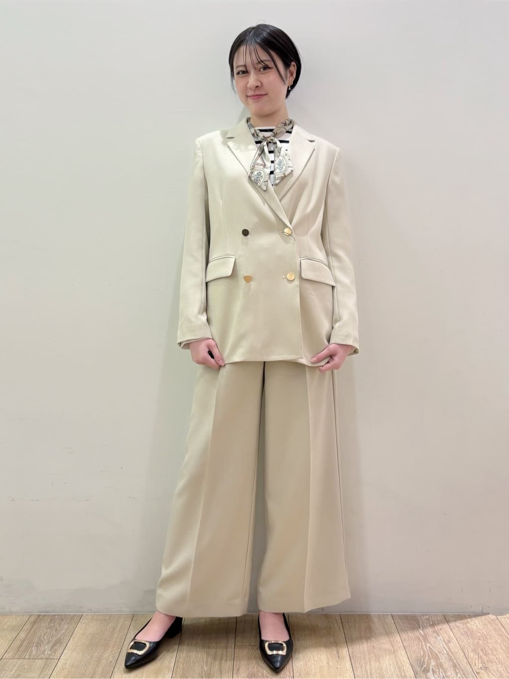 RINさんの「OPAQUE.CLIP｜金ボタンダブルブレストテーラードジャケット／セットアップ対応【洗える】」を使ったコーディネート