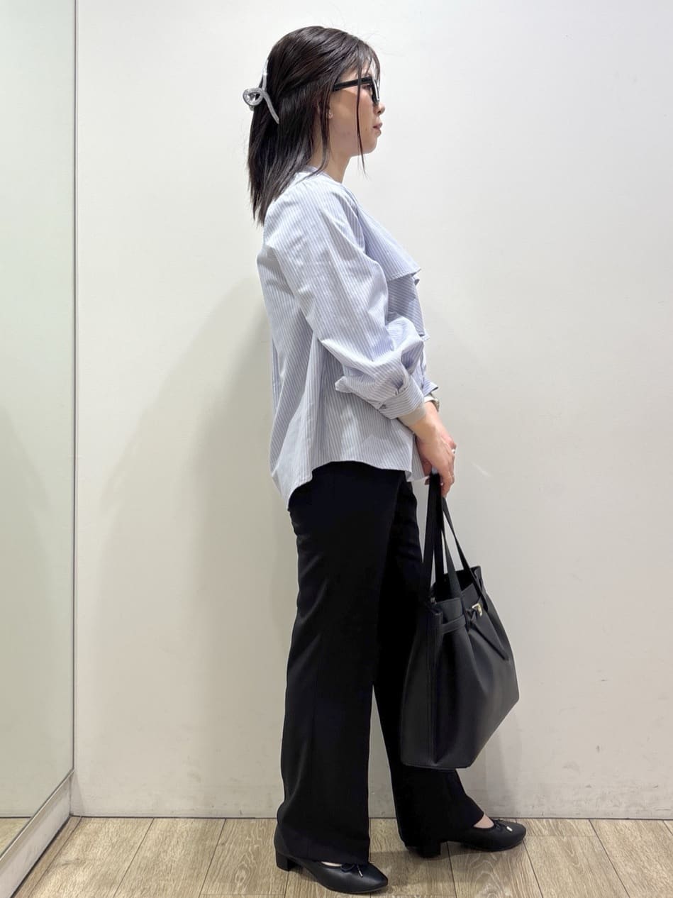 mameさんの「index｜フリルキーネックシャツ【洗濯機OK／イージーアイロン／防シワ】《XS～LL／7col》」を使ったコーディネート