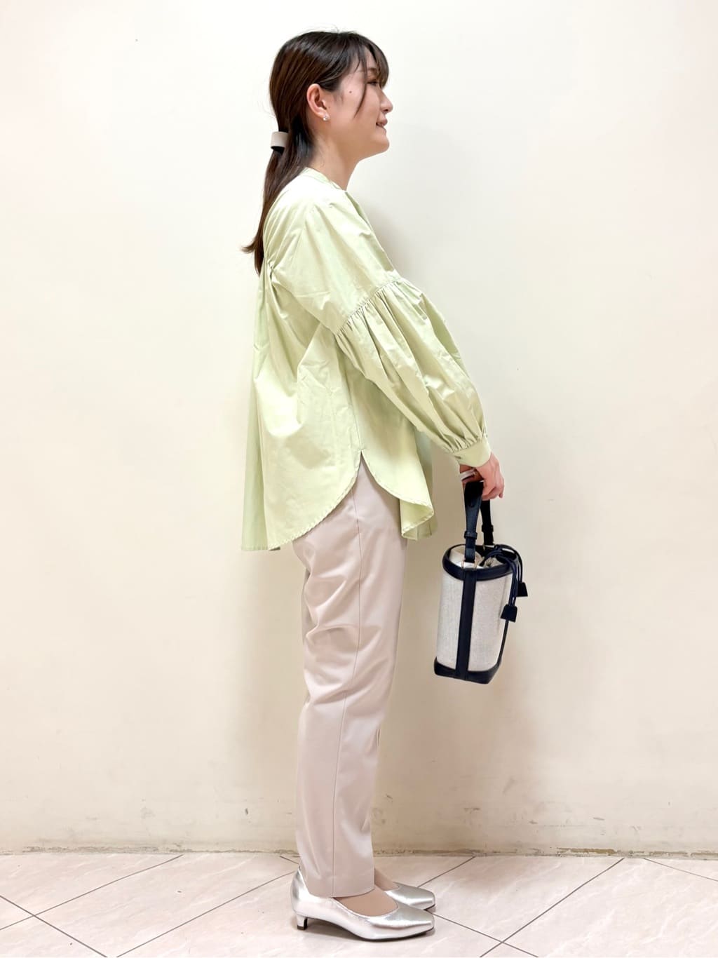 mikiさんの「Reflect｜【レイヤードにおすすめ◎】バンドカラーボリュームスリーブシャツ」を使ったコーディネート