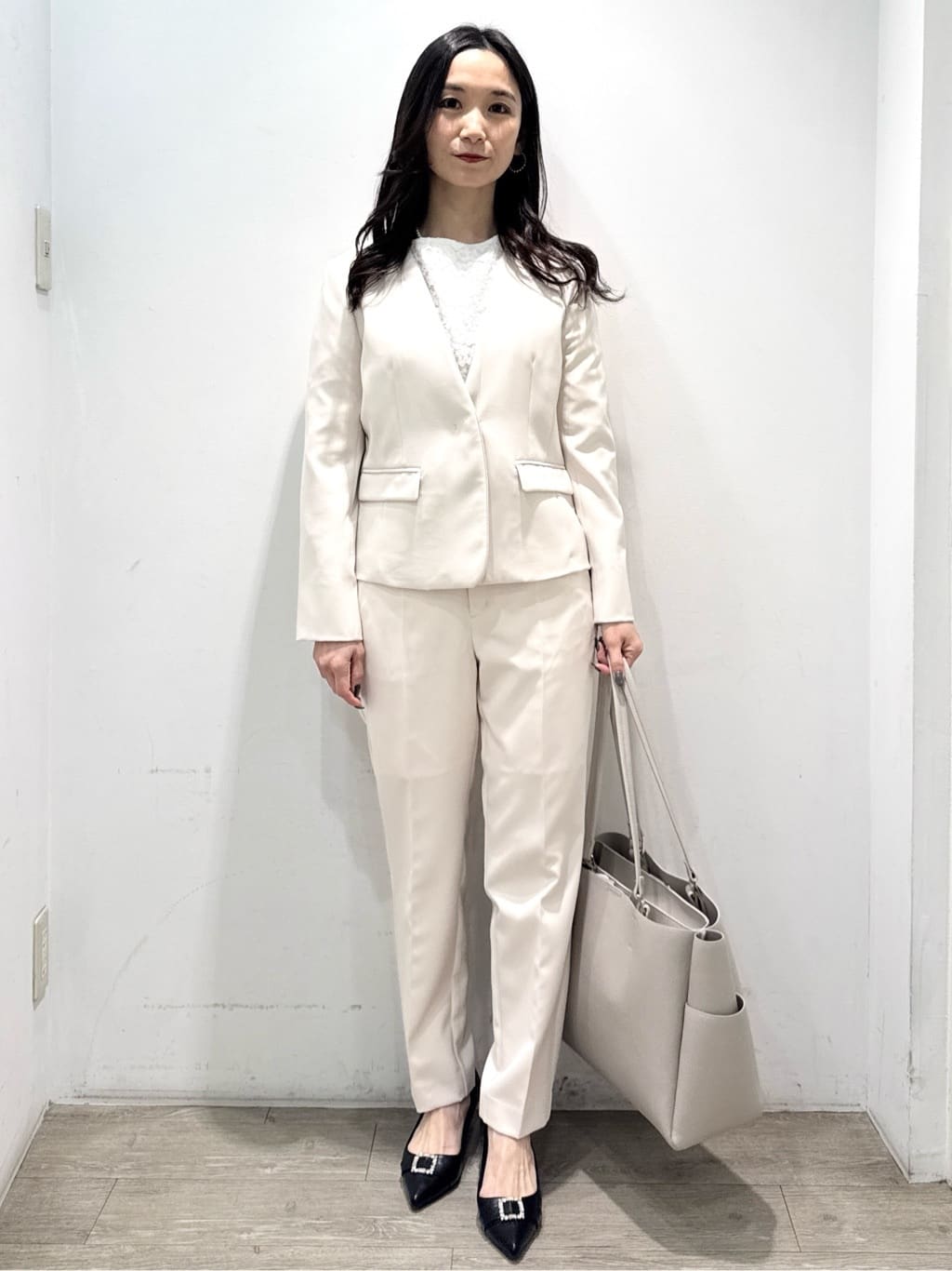yuicciさんの「OPAQUE.CLIP｜《通勤／セットアップ対応》 パイピングVネックジャケット【洗濯機OK】」を使ったコーディネート