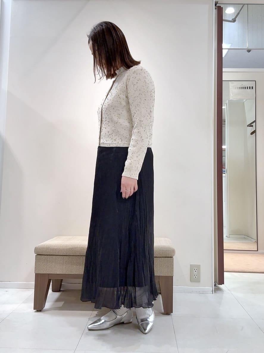 YUIさんの「UNTITLED｜◆【セレモニー/定番人気】ハイネックフリル ブラウス」を使ったコーディネート