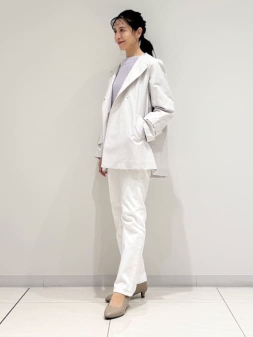 kayoさんの「INDIVI｜【撥水/軽量】ミドル丈 ミニマルトレンチコート」を使ったコーディネート