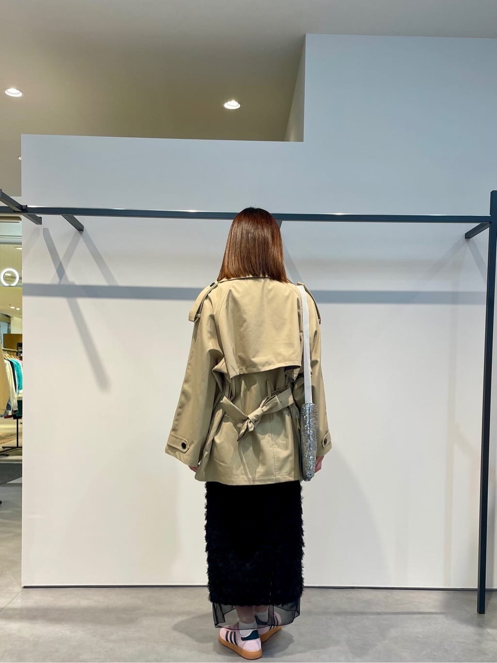 amiさんの「INDIVI｜スパングルロゴショルダー」を使ったコーディネート