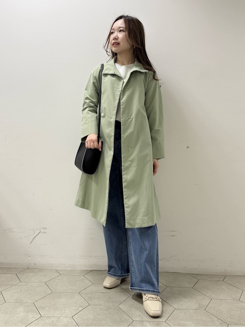 kahoさんの「INDIVI｜【褒められデニム】ワイドストレート デニムパンツ」を使ったコーディネート