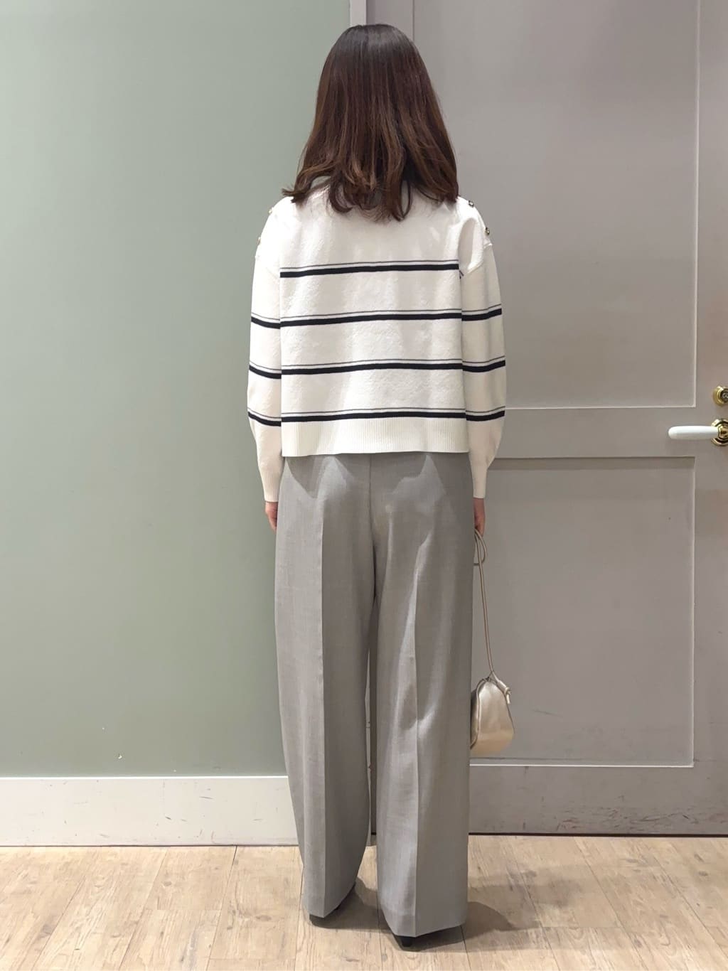 しばみさんの「grove｜【おうちで洗える】顔周りすっきり、ボートネックニット」を使ったコーディネート