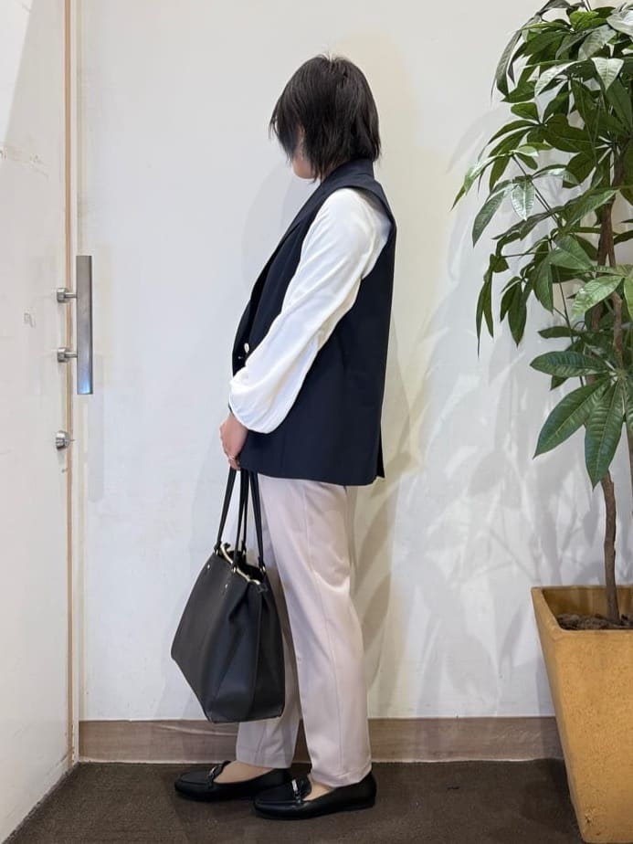 misakiさんの「SHOO･LA･RUE｜【セットアップ可/S-LL/洗濯機可】サッと羽織ってこなれ見え ダブルブレストジレ」を使ったコーディネート