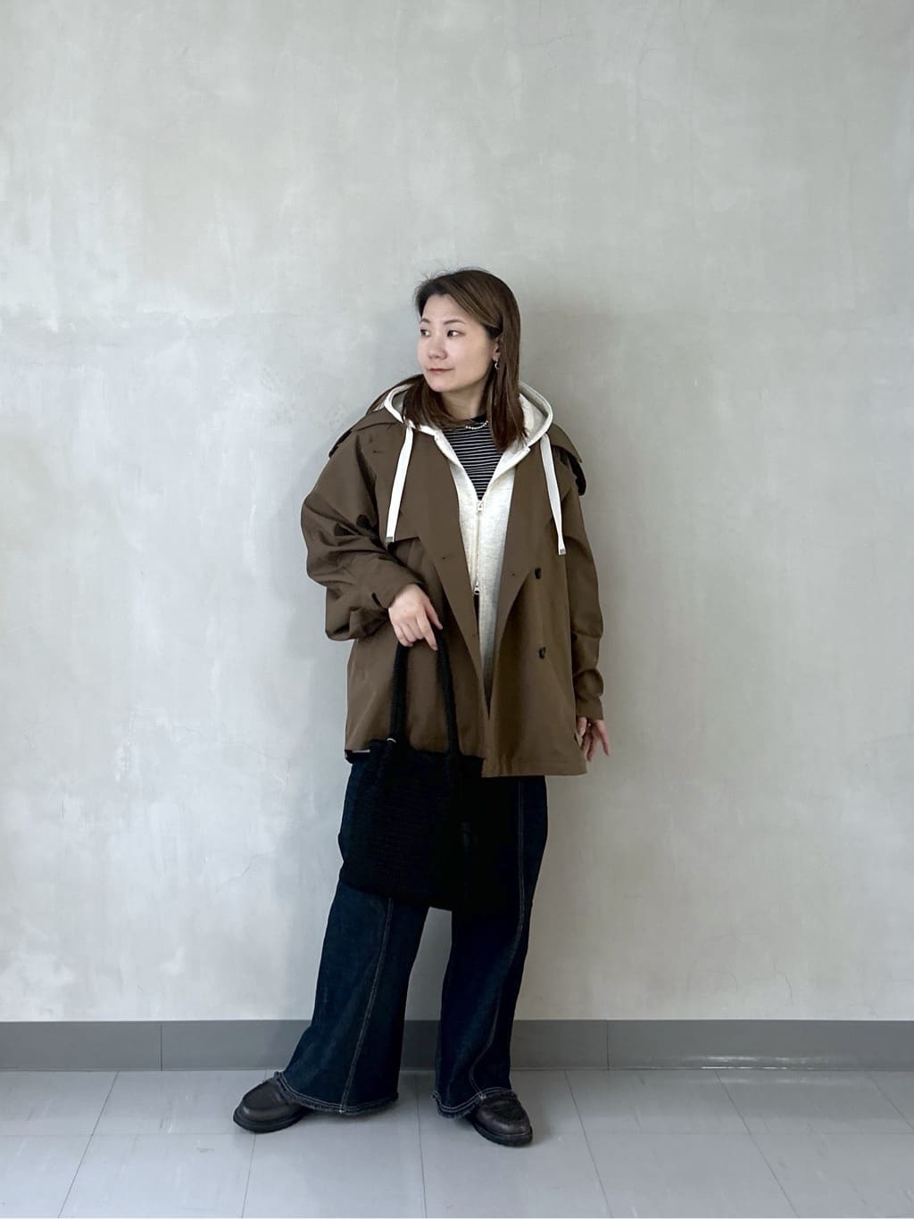 takaさんの「INDIVI｜【撥水】ボンディングショートトレンチ」を使ったコーディネート