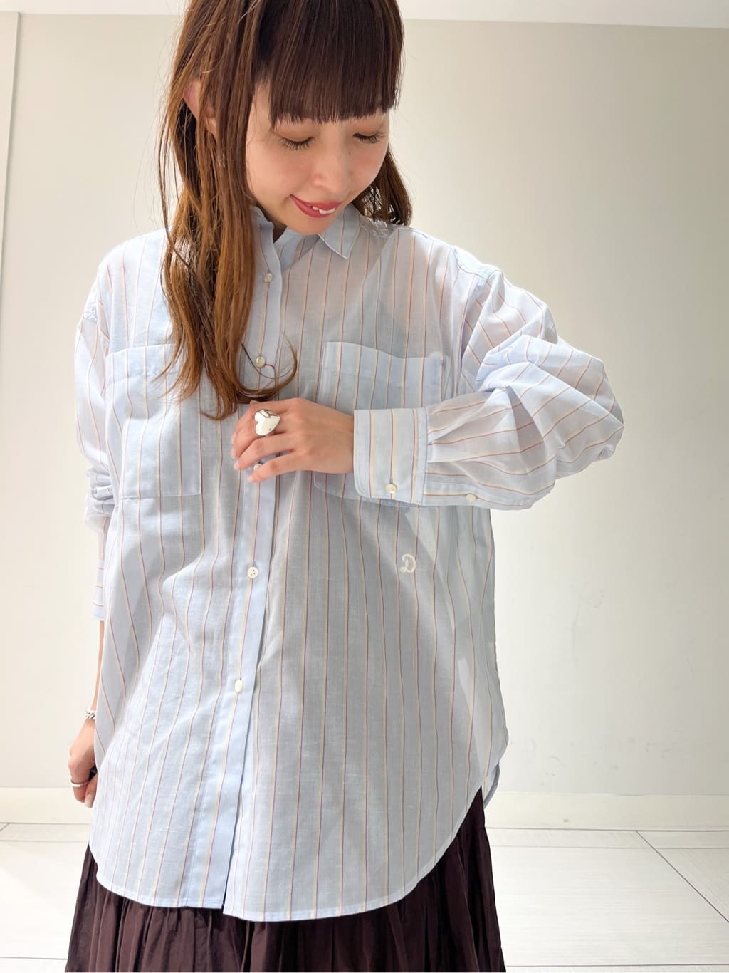 じゅんさんの「DRESSTERIOR｜シアー ストライプシャツ」を使ったコーディネート