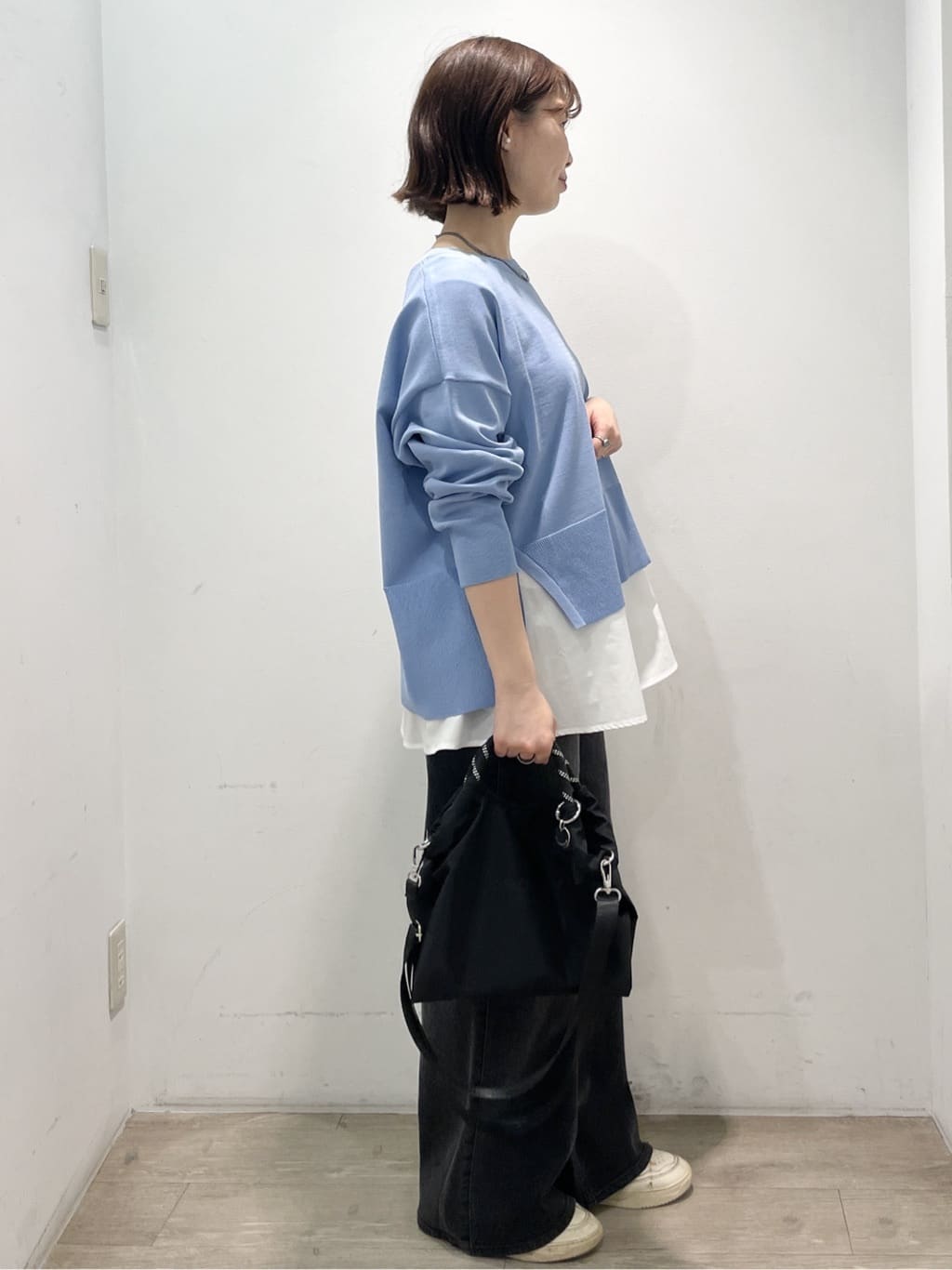 tomokoさんの「OPAQUE.CLIP｜《ツインセット》ワイドニット&times;裾フレアタンクトップ【洗濯機OK】」を使ったコーディネート
